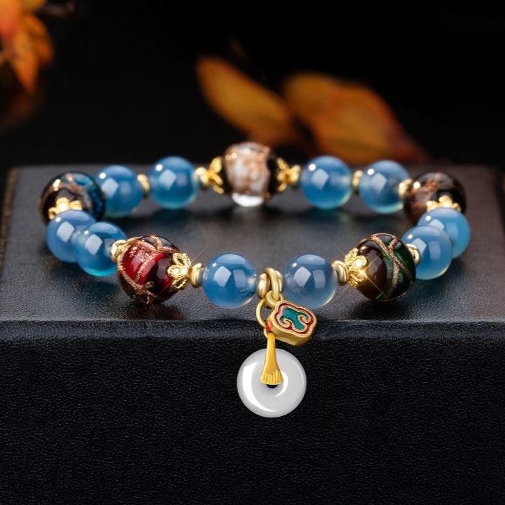 Colorful agate bracelet. Wearing it brings health and happiness.