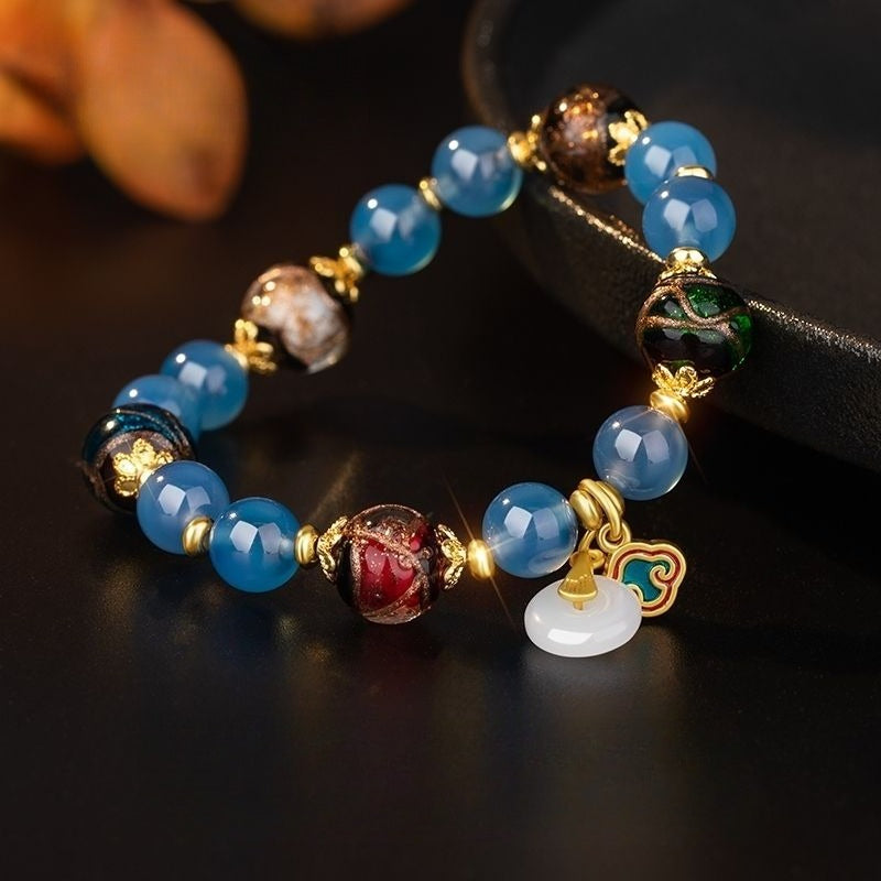 Colorful agate bracelet. Wearing it brings health and happiness.